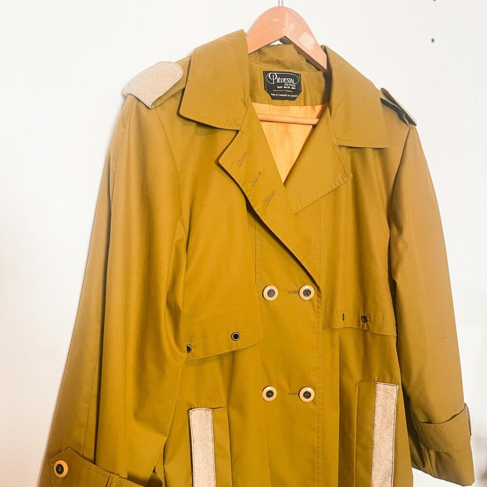 VINTAGE Dark Mustard Double-Breasted Oversized Trenchcoat